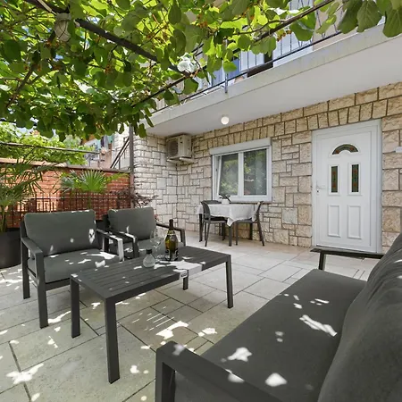 Nicole Apartamento Pula