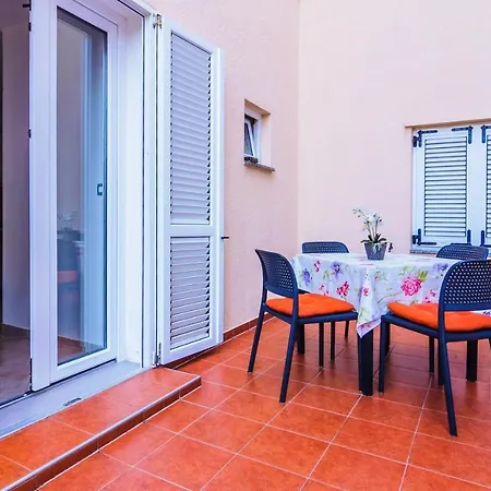 Apartment Nicole Pula