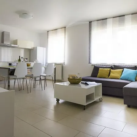 Nicole Apartment *